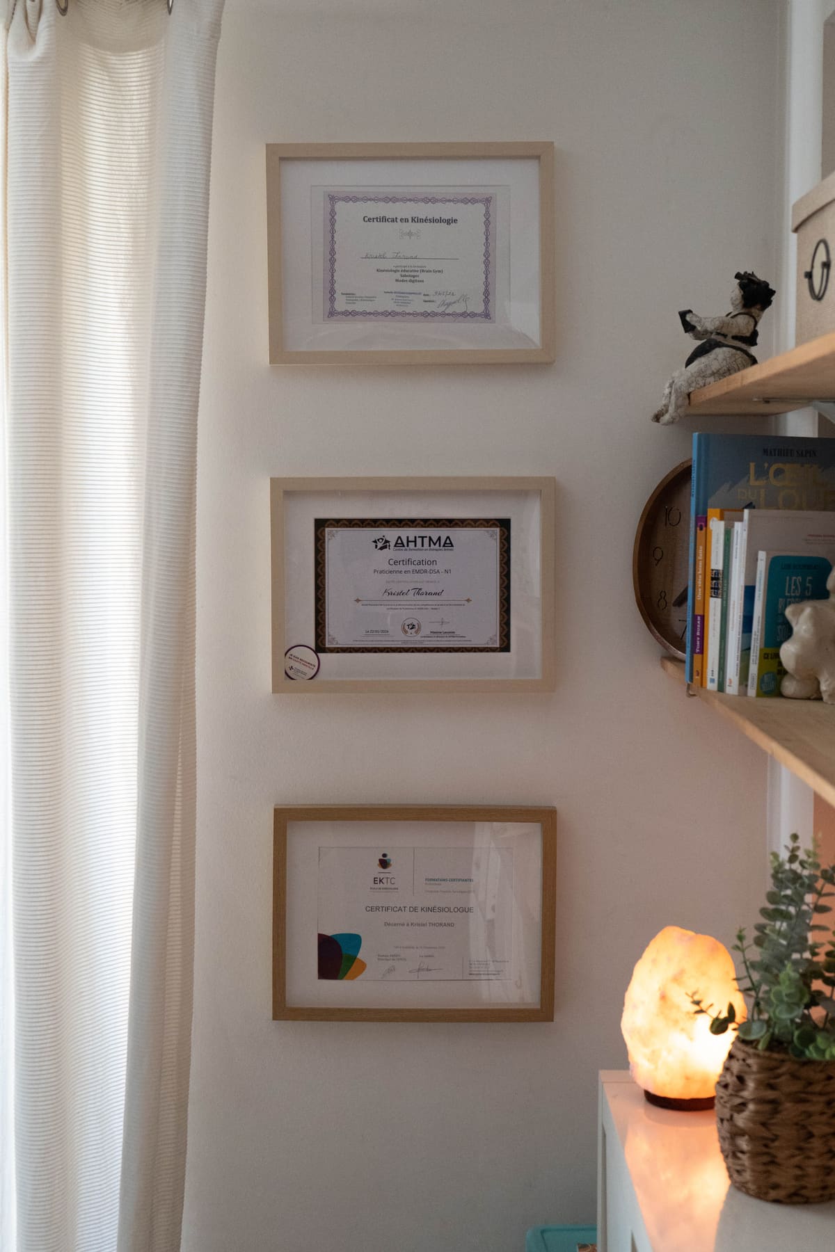 Diplômes de Kristel Thorand au cabinet